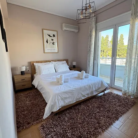 Nook 37 Néa Ankhíalos