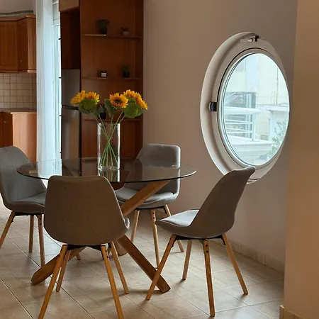 Nook 37 Néa Ankhíalos